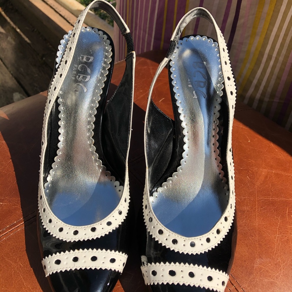 BCBG vintage style black/white heel size 7.5